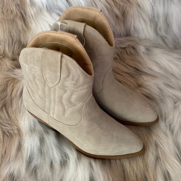 Soda Shoes - Soda Rigging-S Cowboy Boots Size 7 NEW